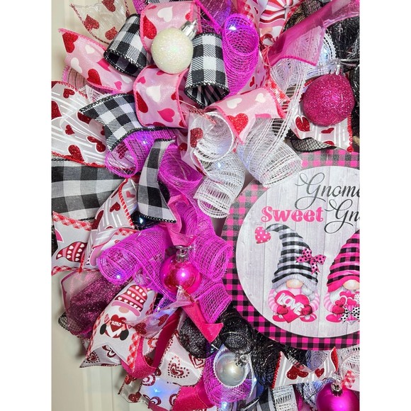 Handmade Valentine’s Gnome Sweet Gnome Ribbon Prelit Wreath 22 ins LED W16 - Picture 5 of 11